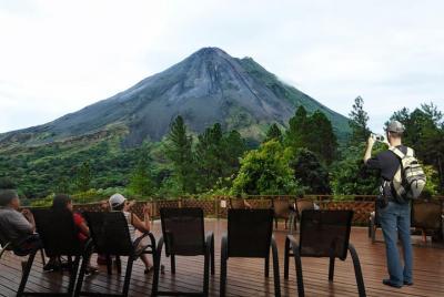 Excursión por la tarde al Arenal Observatory Lodge y el río de ag