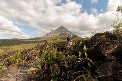 Excursión combinada 2 por 1 al volcán Arenal: Senderismo en el vo Excursión combinada 2 por 1 al volcán Arenal: Senderismo en el vo