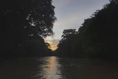 Tour nocturno de Safary en balsa