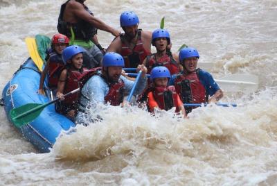 Medio día de rafting en aguas bravas. Río Balsa II-III