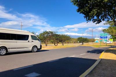 Traslado privado desde Andaz Costa Rica al aeropuerto LIR Traslado privado desde Andaz Costa Rica al aeropuerto LIR