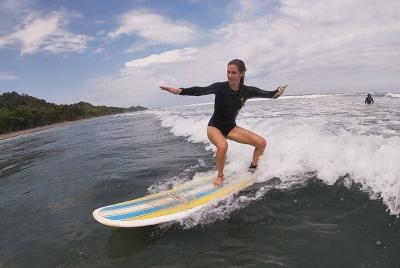 Lección privada de surf de 3 horas en Montezuma Lección privada de surf de 3 horas en Montezuma