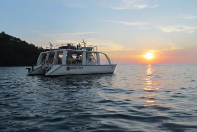 Crucero en catamarán desde Manuel Antonio con buceo de superficie
