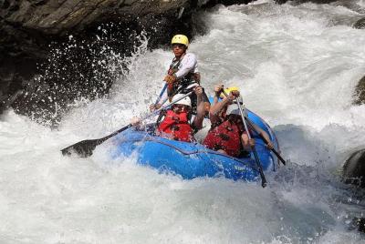 Rafting en aguas blancas del río Naranjo | Clase III de Manuel An