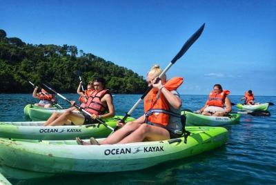 Kayak en el océano Manuel Antonio
