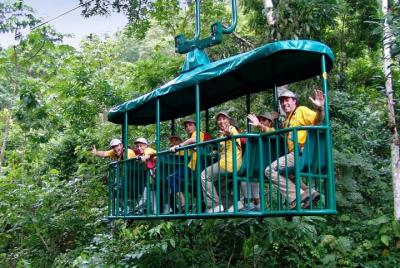 Tranvía aéreo en el Parque Nacional Braulio Carrillo desde San Jo