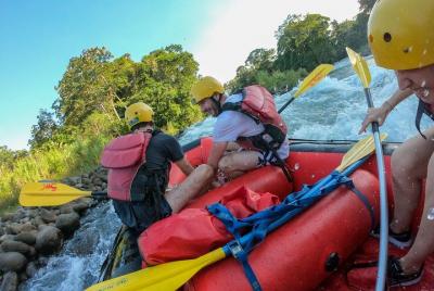 El rafting en el río Sarapiquí de clase II - III