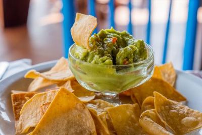San José de noche con cena de 3 platos y vino en su restaurante d