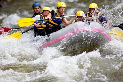 Excursión privada VIP Aventura combinada de descenso de rápidos y
