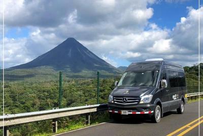 Shuttle compartido desde el aeropuerto internacional de San José 