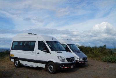 Transporte del Aeropuerto Juan Santa María a Hoteles cercanos.