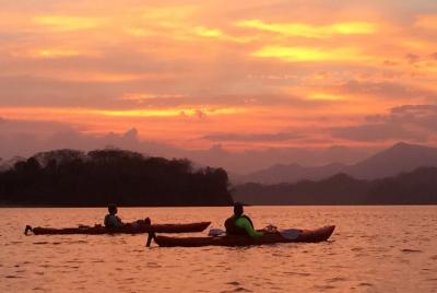 Tour en kayak al atardecer y luna llena en Paquera