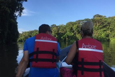 Canoa Tour en el Parque Nacional Tortuguero Canoa Tour en el Parque Nacional Tortuguero