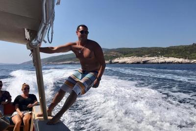 Tour en barco de 5 horas a la laguna azul y la ciudad de Trogir,  Tour en barco de 5 horas a la laguna azul y la ciudad de Trogir,