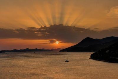 Hora Dorada Catamarán CRUCERO PUESTA SOL