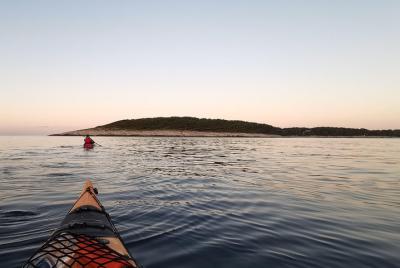Excursión en kayak al mar al atardecer desde Hvar a las islas Pak