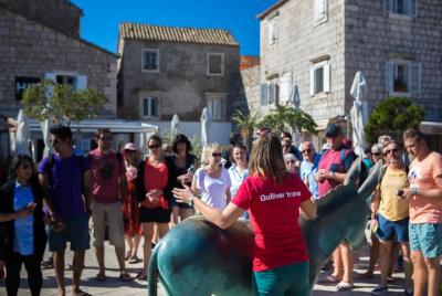 Desde la Riviera de Makarska: Tour en bote en dos islas con picni Desde la Riviera de Makarska: Tour en bote en dos islas con picni