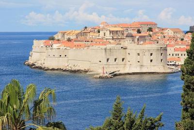 Recorrido a pie por el casco antiguo de Dubrovnik con la ciudad -
