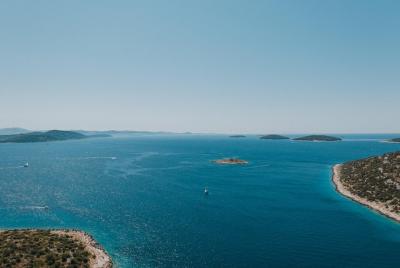 Excursión en barco Šibenik Riviera: Zlarin + Prvić + Tijat Excursión en barco Šibenik Riviera: Zlarin + Prvić + Tijat