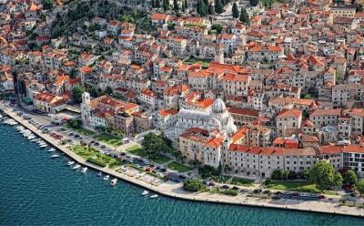Paseo a pie por Šibenik Paseo a pie por Šibenik