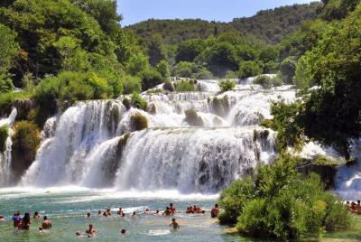 Tour de economía a las cascadas de Krka desde Split Tour de economía a las cascadas de Krka desde Split