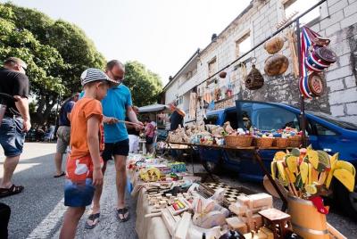 Visita al mercado del interior dálmata