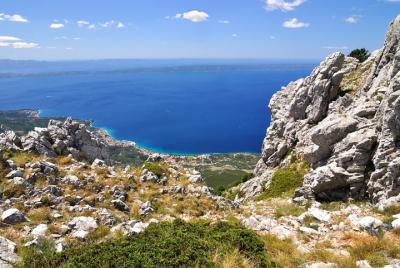 Senderismo y conexión con la naturaleza por los senderos de Dalma