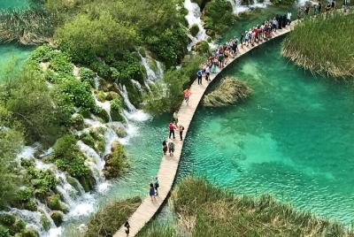 Tour de los lagos de Plitvice con natación en las cascadas de Ras