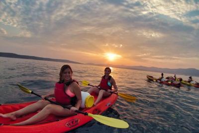 Tour en kayak de mar, esnórquel y salto de acantilado en Split Tour en kayak de mar, esnórquel y salto de acantilado en Split