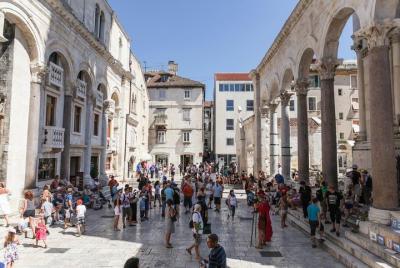 Tour a pie por el palacio Diocleciano y viaje opcional a Trogir