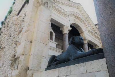 2 horas de recorrido a pie dividido con degustación de comida gra