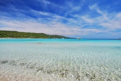 Desde Zadar: Tour de día completo a la playa pública de Saharun