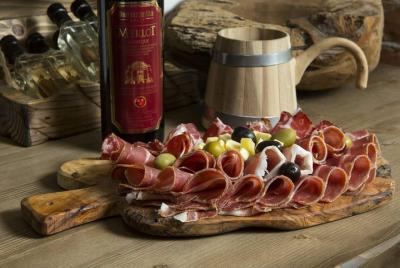 Zagreb Food Tour - Yummy in Your Tummy (Grupo pequeño) Zagreb Food Tour - Yummy in Your Tummy (Grupo pequeño)