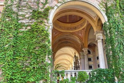 Recorrido por la ciudad de Zagreb que incluye visita al cementeri