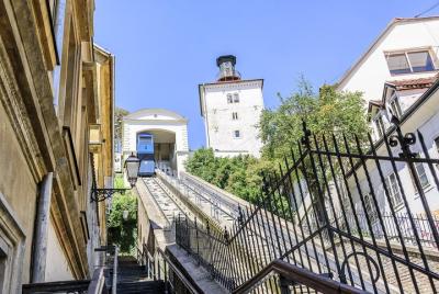 Tarde Zagreb Walking tour con funicular en inglés