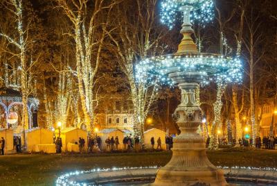 Visita a pie del mercado navideño para grupos pequeños en Zagreb