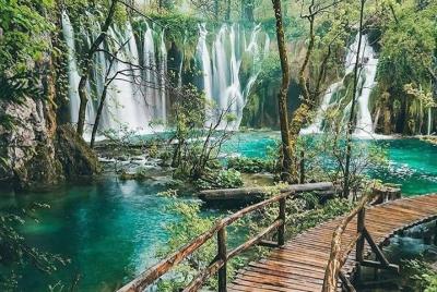 Traslado privado desde Zagreb a Split con los lagos de Plitvice