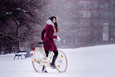 Paseo en invierno en eBike en Praga