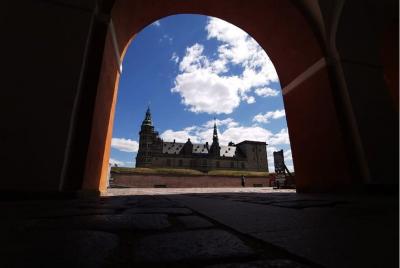 Castillos de Kronborg (castillo de Hamlet) y Frederiksborg Castillos de Kronborg (castillo de Hamlet) y Frederiksborg