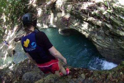 Excursión por la costa de la bahía de Taino: 7 cascadas y 5 tirol
