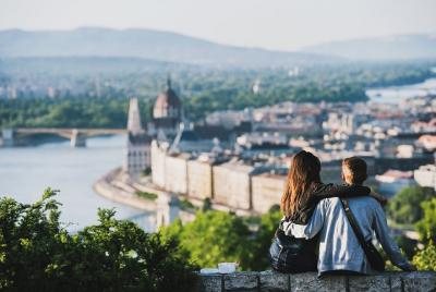 Recorrido privado en automóvil por Budapest con un amable guía lo