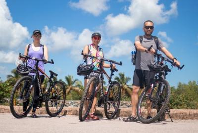 Excursión privada a Los Haitises en bicicleta de montaña y en bar