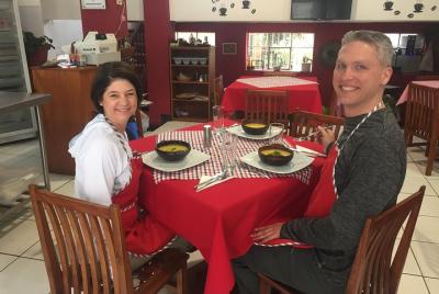 Clase de cocina y visita a un mercado en Cuenca Clase de cocina y visita a un mercado en Cuenca