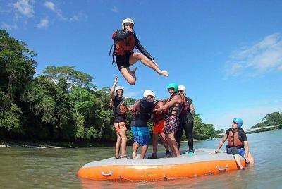 Experiencia de rafting de un día desde Tena con almuerzo.