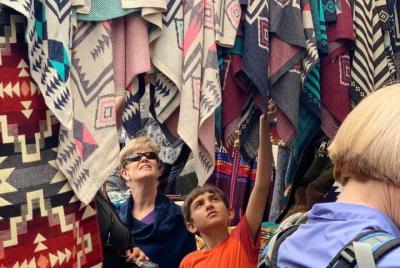 Recorrido de día completo por el mercado de Otavalo y la Laguna d