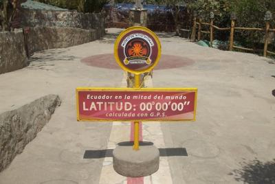 La Mitad del Mundo en medio día