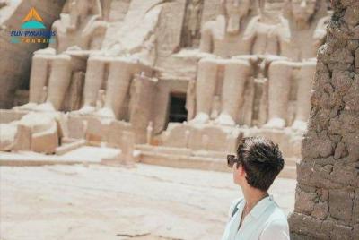 Excursión de un día a Abu Simbel desde Aswan en Egipto Excursión de un día a Abu Simbel desde Aswan en Egipto