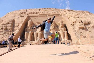 Tour al Templo de Abu Simbel con un grupo pequeño y un guía profe Tour al Templo de Abu Simbel con un grupo pequeño y un guía profe
