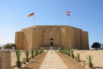 Tour de un día al museo Alamain visitando el cementerio alemán de