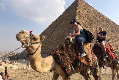 Excursión privada de medio día a las pirámides de Giza con paseos